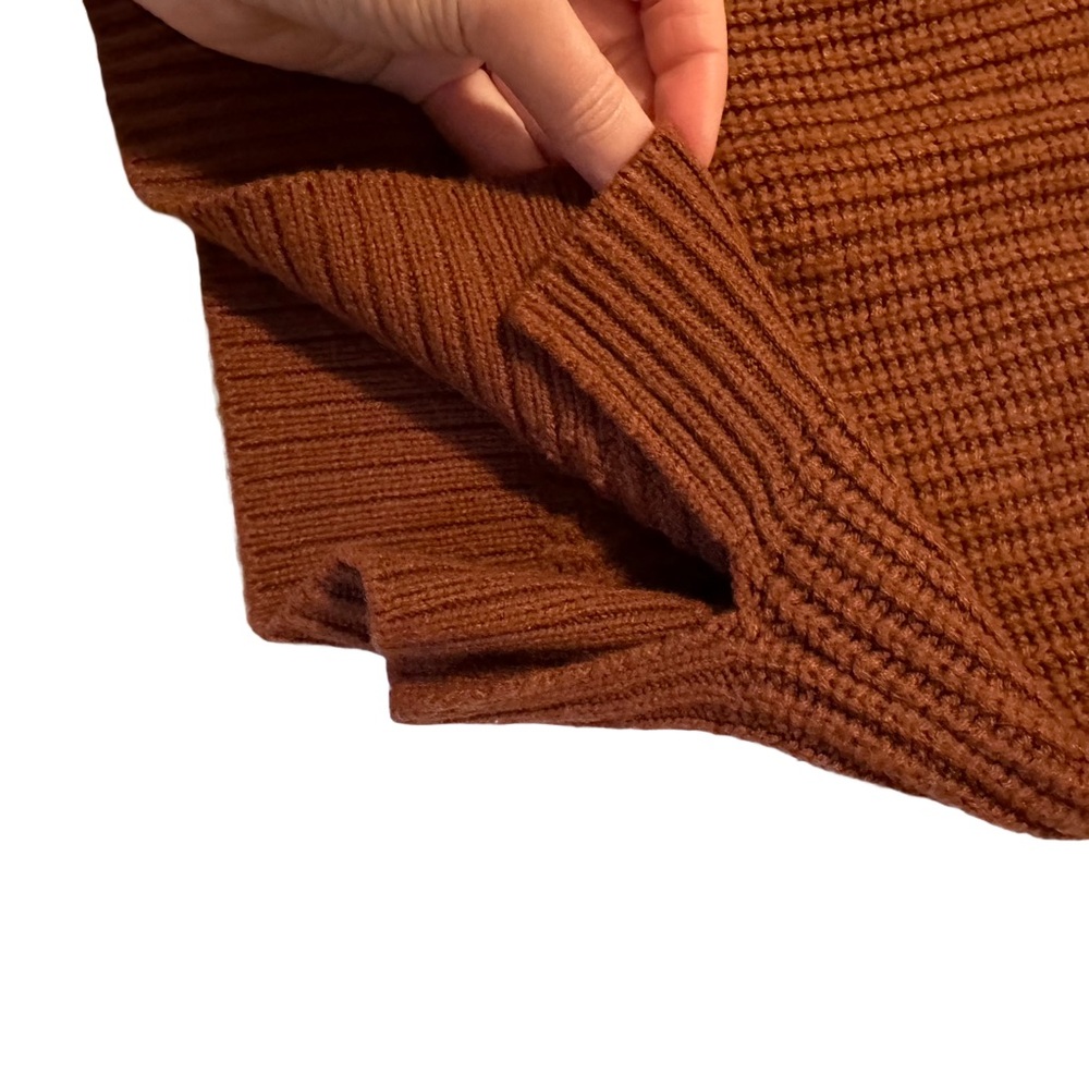 BE COOL Cropped Knit Crewneck Sweater in Rust - Picture 5 of 10